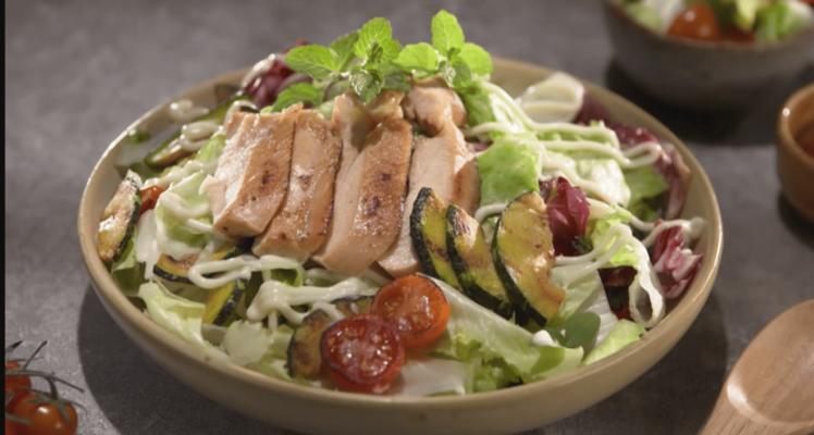 Salad Hạt Bí Và Gà Nướng