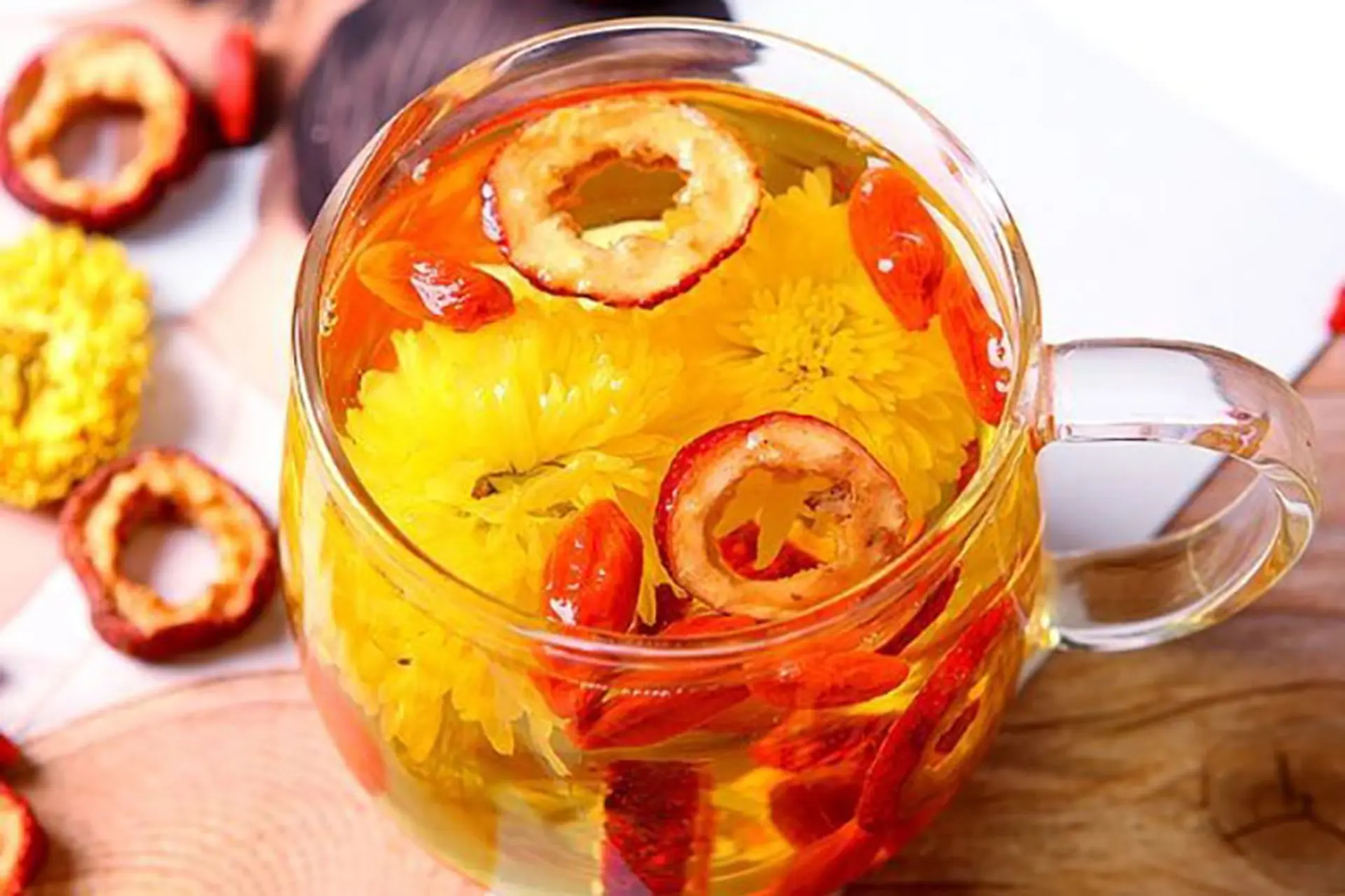 Hoa Cúc Táo Đỏ