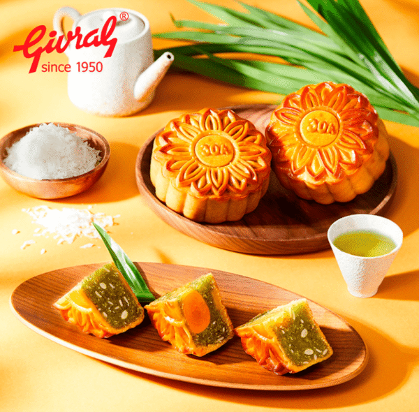 Bánh Trung Thu Givral - Nhân Dừa Lá Dứa Và Lá Dứa- Mã 30A