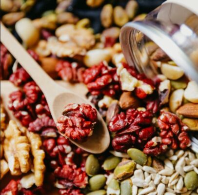 Hạt dinh dưỡng có gây nóng trong người không?