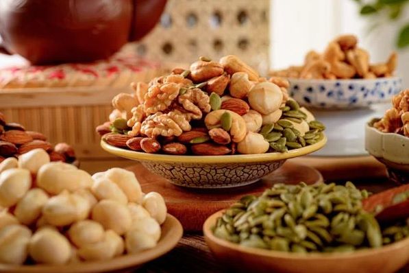 Top 5 hạt dinh dưỡng dành cho dân văn phòng - ăn vặt lành mạnh.