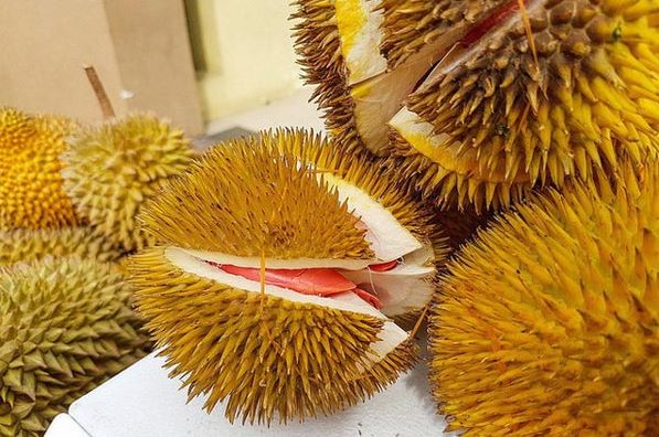 Một số lưu ý khi mua sầu riêng ruột đỏ