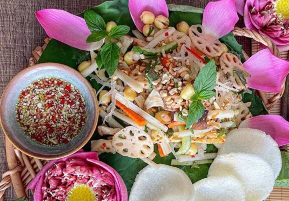 Gỏi gà hạt sen - Món khai vị hấp dẫn, thanh mát