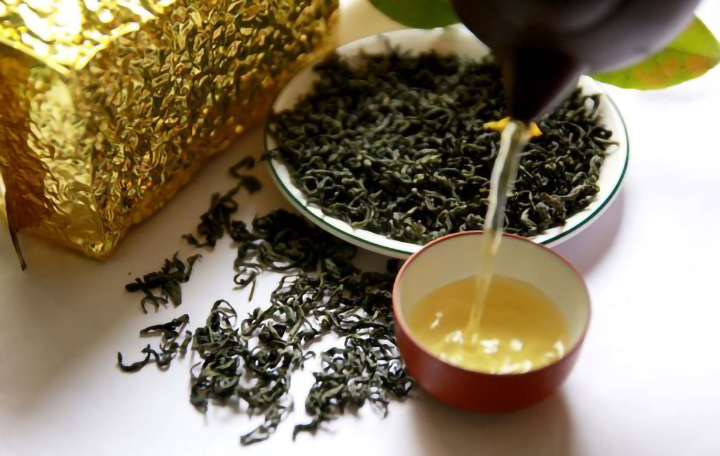 Màu Nước Trà Móc Câu