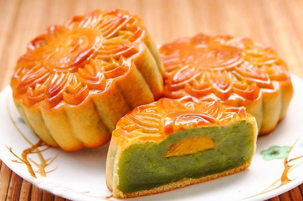 Trung thu Kinh Đô - Đậu xanh lá dứa